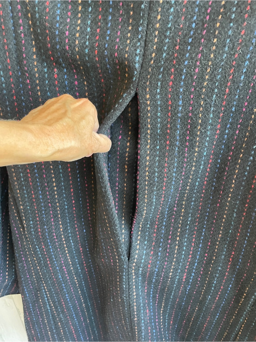VINTAGE WOOL COAT SIZE 14 BLACK WITH MULTICOLORED THREADING MID LENGTH P… - Picture 11 of 15